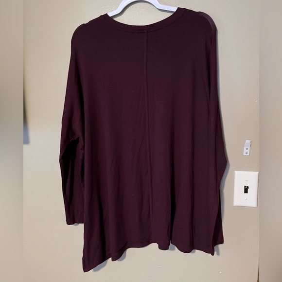 Athleta Cloudlight Asymmetrical Top - Picture 6 of 7